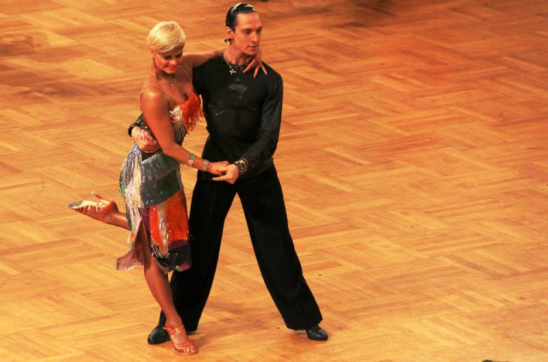 Latvijas sporta deju pāris izcīna sudrabu Pasaules kausā Latīņamerikas dejās
