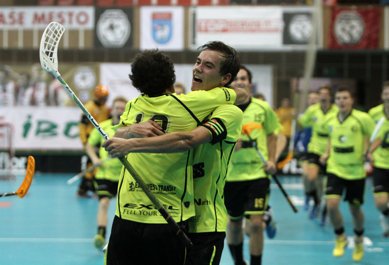 "Lekrings" pārspēj norvēģus un iekļūst EuroFloorball finālā