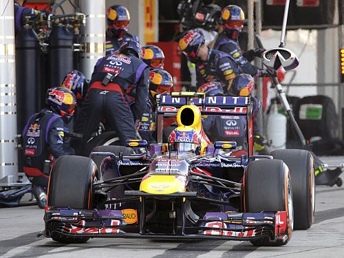 Analīze: Kāpēc "Red Bull" mainīja Vēbera stratēģiju un kāpēc uzvarēja Fetels?