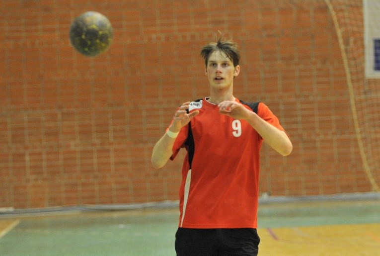 "Tenax" un RTU handbolisti izcīna uzvaras Latvijas čempionāta spēlēs