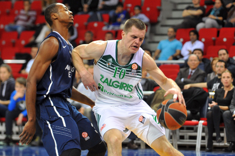 "Žalgiris" bez Vecvagara tiek pie otrās uzvaras Eirolīgā