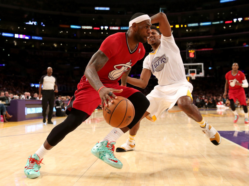 "Heat" pārspēj "Lakers" un izcīna sesto uzvaru pēc kārtas
