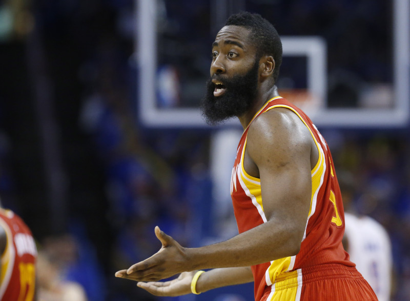 "Thunder" ar +31 sagrauj "Rockets", Karijs tuvu "triple-double" "Warriors" 5.uzvarā pēc kārtas