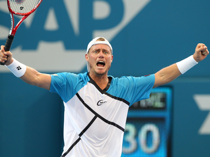 Brisbenas finālā veterānu klasika - Federers pret Hjuitu