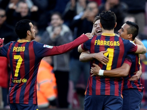Pirms titāniskā dueļa "Barcelona" grauj "Elche", Sančesam trīs vārti