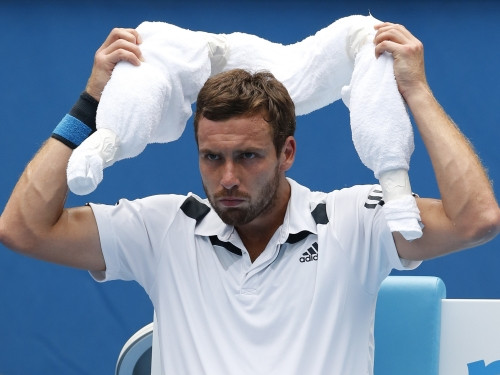 Gulbis Austrālijas karstumā piekāpjas Kverijam