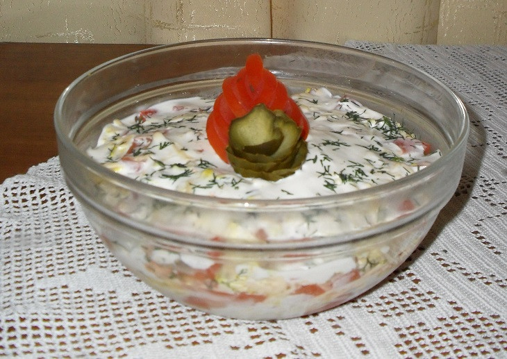 Kārtainie salāti ar vasaras garšu