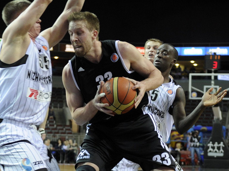 "Bobcats" paraksta līgumu ar bijušo VEF centru Hamiltonu