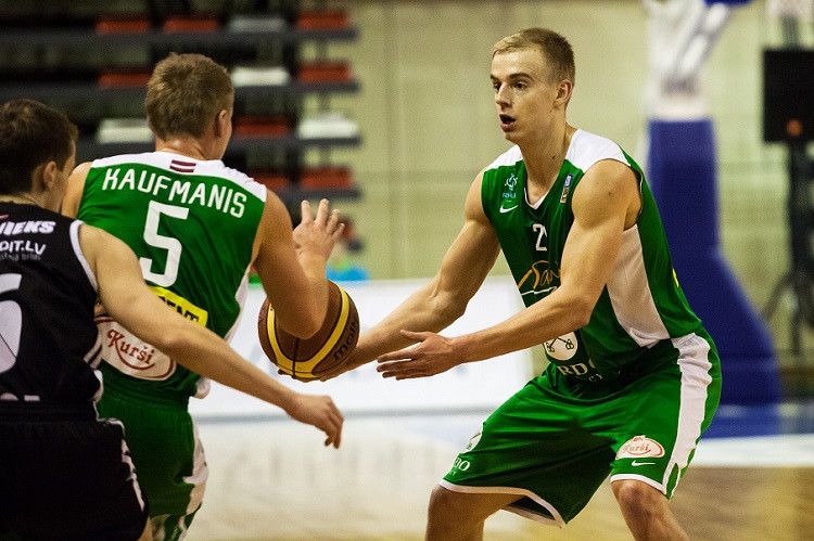 "Valmiera" viesos pieveic "Barons kvartālu"