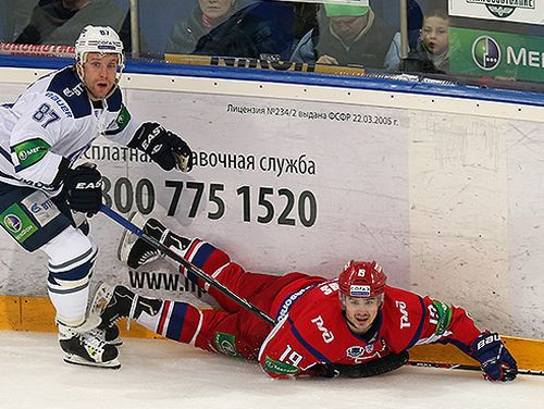 Sprukts un Rēdlihs pieveic Karsuma un Znaroka "Dynamo", sērijā 1:2