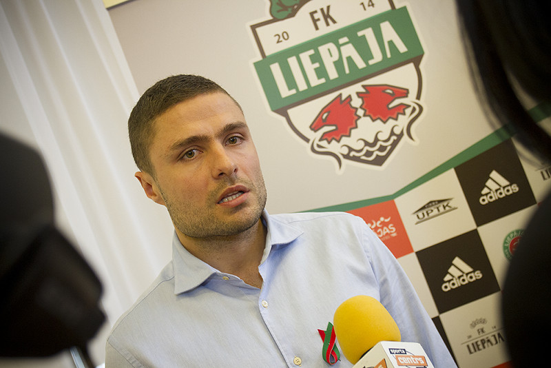 Preses konferencē iepazīstina ar FK "Liepāja" virslīgas klubu un tā  komandu