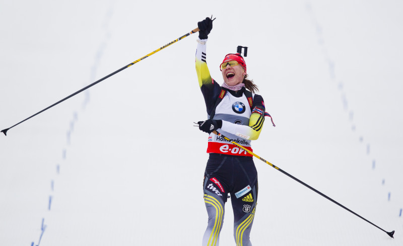 Kuzmina uzvar sezonas noslēguma posmā, kopvērtējumā triumfē Mekereinena