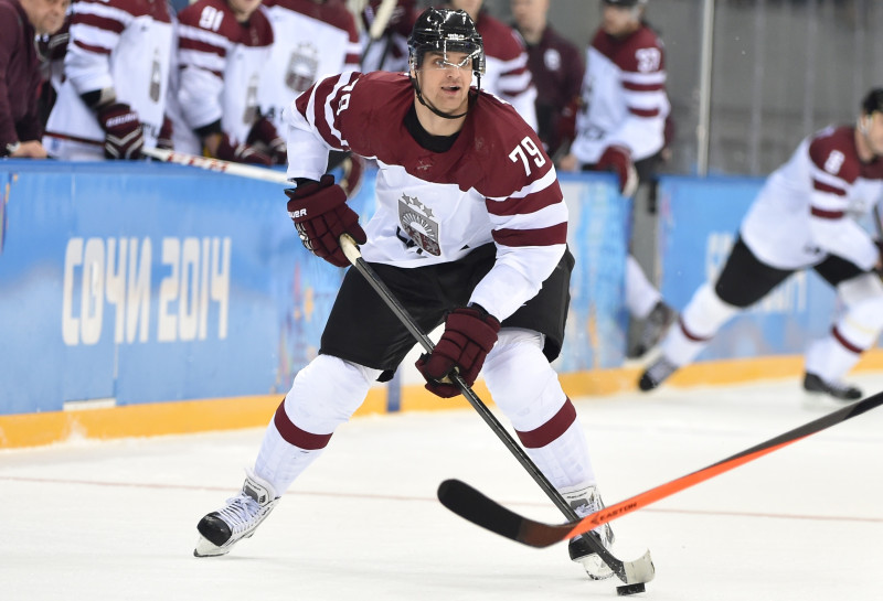 IIHF oficiāli diskvalificē Pavlovu uz pusotru gadu
