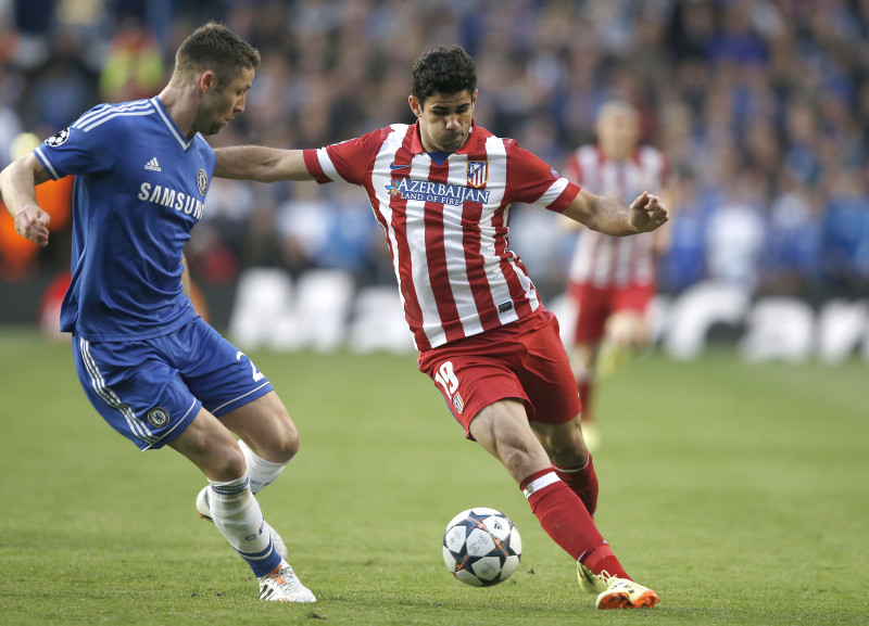 Košta par 39 miljoniem eiro pārcelsies uz "Chelsea", Ferdinands pametīs MU