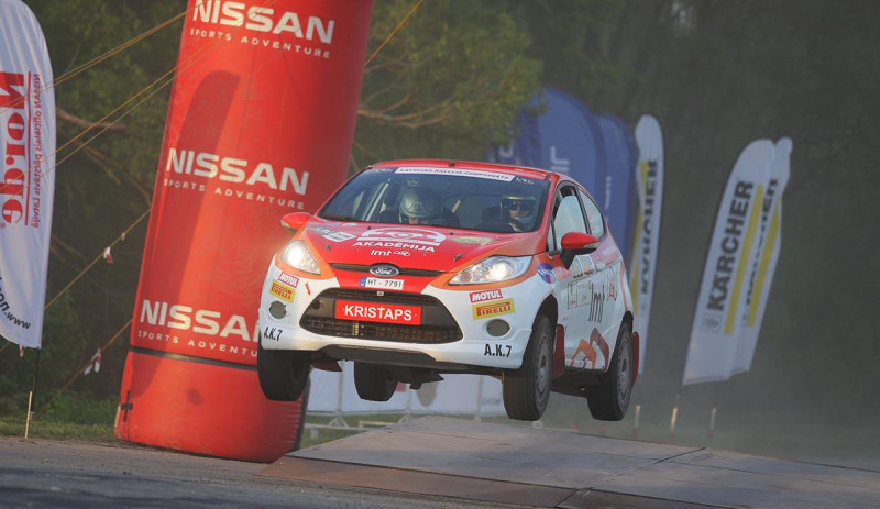 "LMT Autosporta Akadēmija" ar stabilu sniegumu noslēgusi pirmo "Rally Talsi" dienu