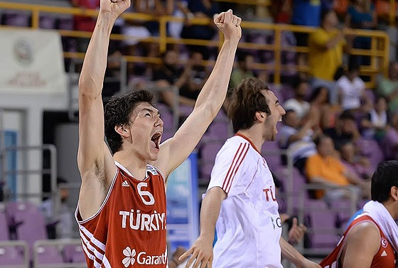 Fantastiskā Turcija pirmo reizi triumfē U20 čempionātā