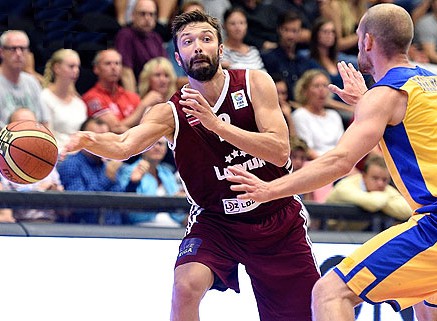 Janičenoks piedalās "Jelgavas" treniņos, Šķēle sezonu sāks Tallinā