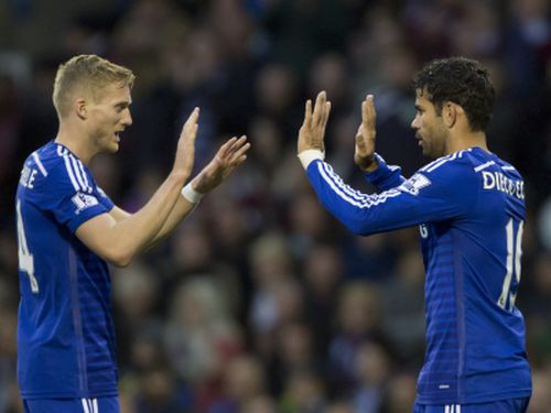 "Chelsea" bez problēmām izbraukumā pieveic "Burnley"
