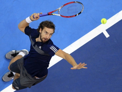 Tiešraide: Gulbis - Kokinakis 7:5, 0:6, 6:1, 6:7(2), 6:8. Spēle beigusies