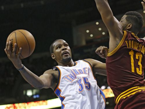 "Cavaliers" bez Džeimsa piekāpjas "Thunder", Hārdenam 44 punkti pret "Kings"