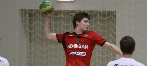 Celtnieks bez problēmām apspēlē LAT98