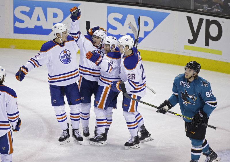 Pastarīte "Oilers" pārtrauc "Sharks" sēriju