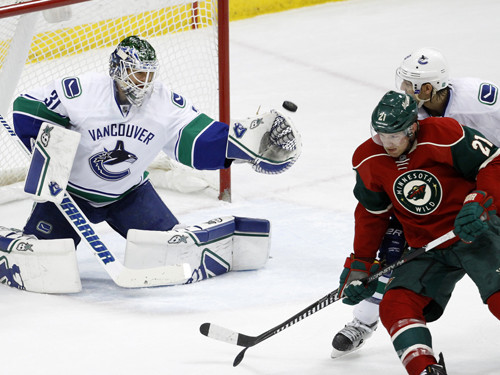 Ķēniņš nespēlē, "Canucks" atzīst "Wild" pārākumu