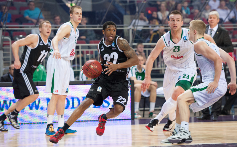 Robinsons kājas savainojuma dēļ nevarēs spēlēt trīs nedēļas