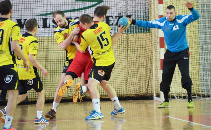 "Jūrmalas Sports" pret čempioniem, dāmām līderu cīņas