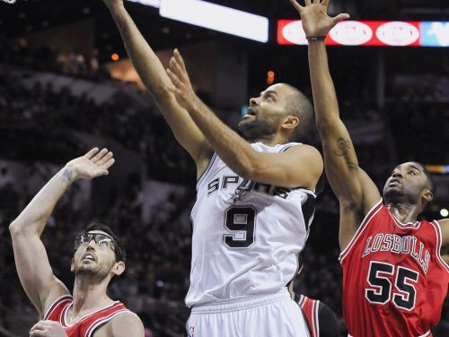"Spurs" pārliecinoši uzvar Čikāgu, "Warriors" apspēlē "Clippers"