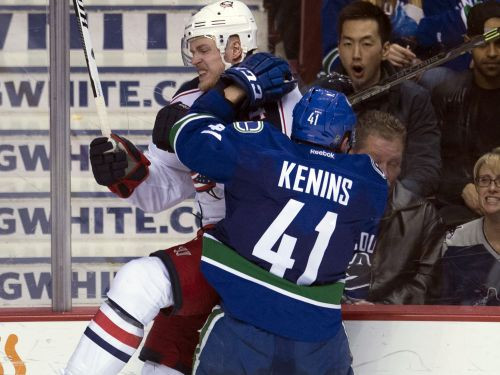 Ķēniņam astoņi spēka paņēmieni "Canucks" uzvarā