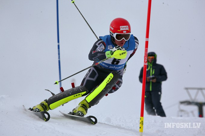 Latvijai divkārša uzvara otrajā dienā FIS slalomā Somijā (video)