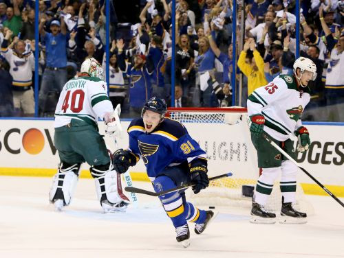 Tarasenko trīs vārti "Blues" uzvarā, neizšķirtu panāk arī "Lightning"