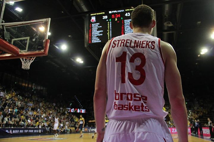 Strēlnieka 15 punkti neglābj "Brose Baskets" no zaudējuma