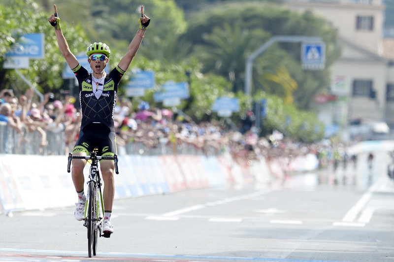 "Giro d'Italia" ceturtajā posmā uzvar Formolo, vadību kopvērtējumā pārņem Klārks