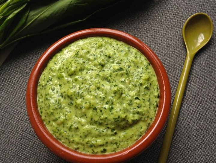 Veselīgais lakšu pesto