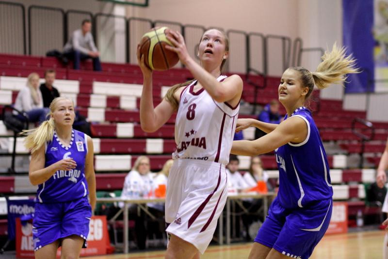 U20 meitenes aizmieg un saņem kāvienu no Slovākijas