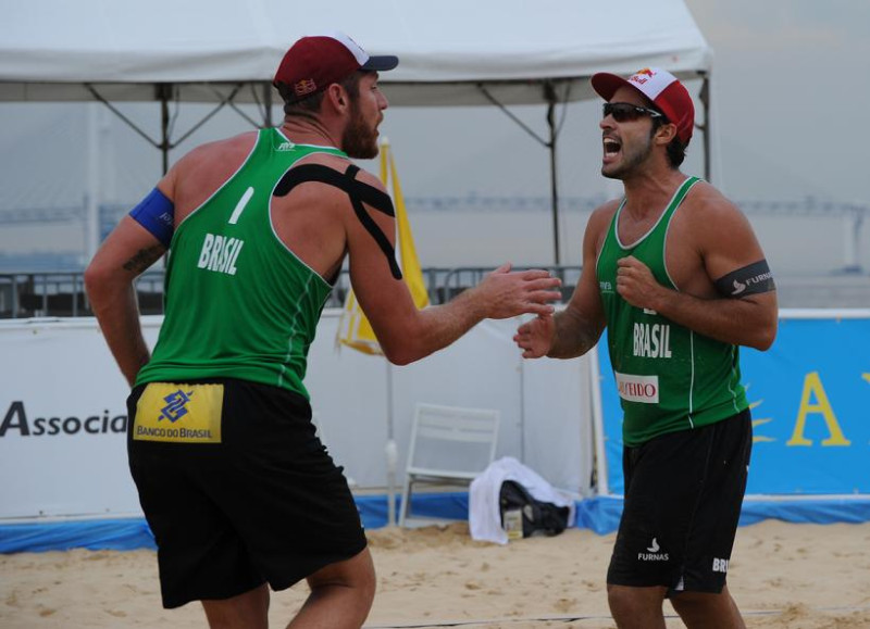 Alisons un Bruno pārliecinoši triumfē Jokohamas "Grand Slam"