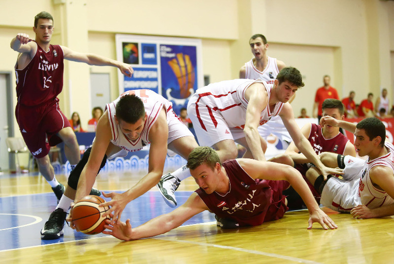 U18 izlase pret spāņiem gatavosies cīņām par palikšanu elitē