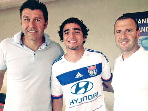 Rafaels atvadās no "United" un pievienojas Lionas "Olympique"