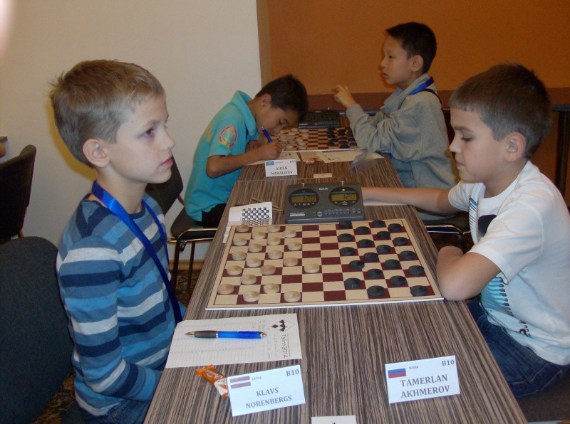 Latvijai Eiropas čempions dambretes ātrspēlē zēnu U-10 grupā