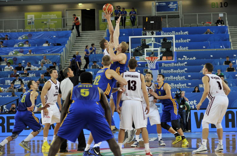 Piezemēties gatavā Ukraina: bez virknes līderu, ar skeptiskiem faniem