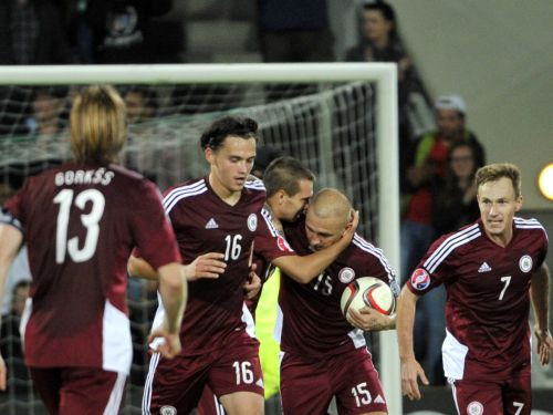 Zjuzins pārspēj Čehu, Latvija zaudē un palaiž Čehiju uz "Euro 2016"