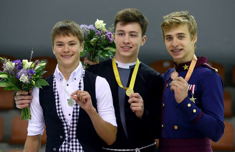 Daiļslidotājs Vasiļjevs tomēr netiek junioru "Grand Prix" finālā