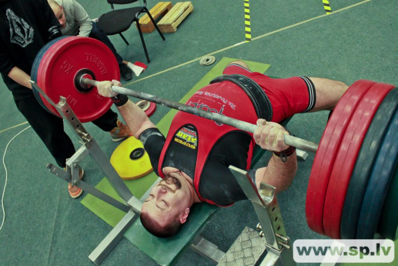 Seniori piedalīsies Eiropas čempionātā svaru stieņa spiešanā guļus
