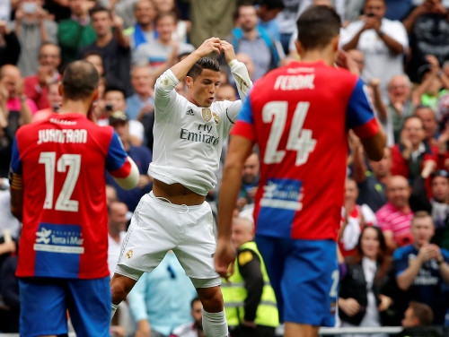"Real" uzvarā Ronaldu kļūst par visu laiku rezultatīvāko kluba futbolistu