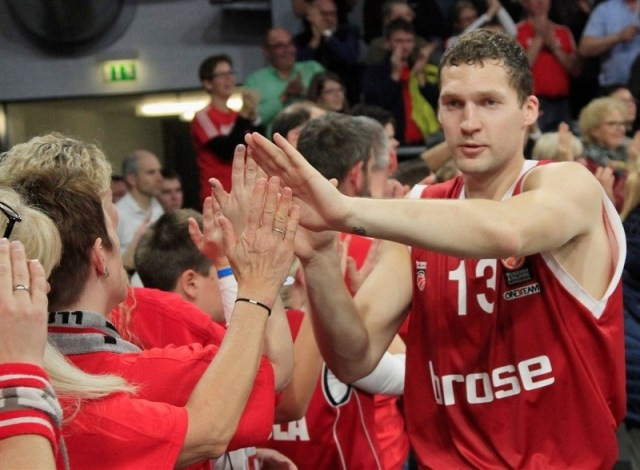 Strēlnieka "Brose Baskets" galotnē zaudē CSKA, Vecvagaram uzvara