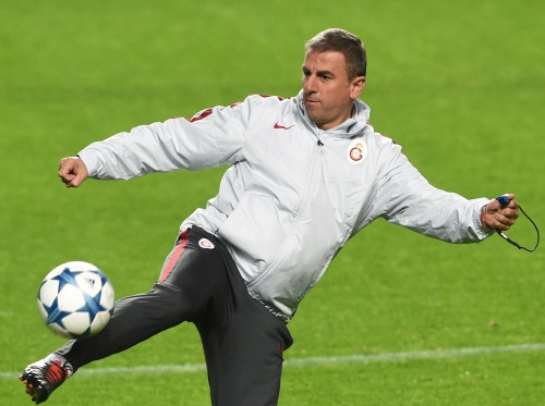 Turcijas čempione "Galatasaray" šķiras no galvenā trenera