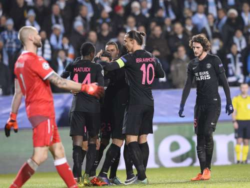 A grupa: "Real" gandrīz izlaiž uzvaru no 4:0, PSG dominē Malmē