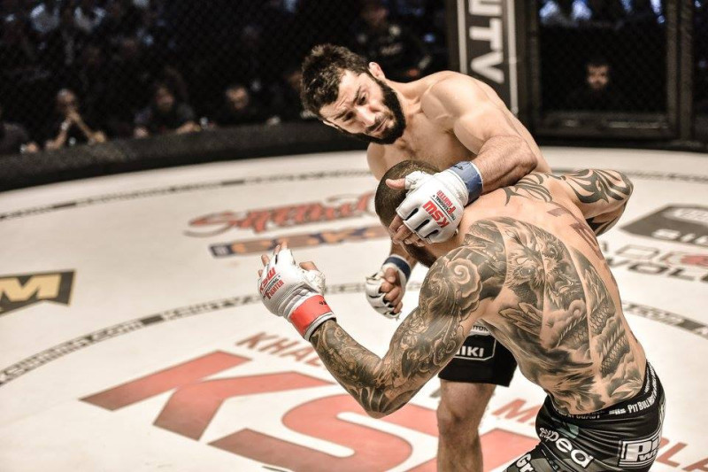 Halidovs gāž Materlu no KSW čempiona troņa